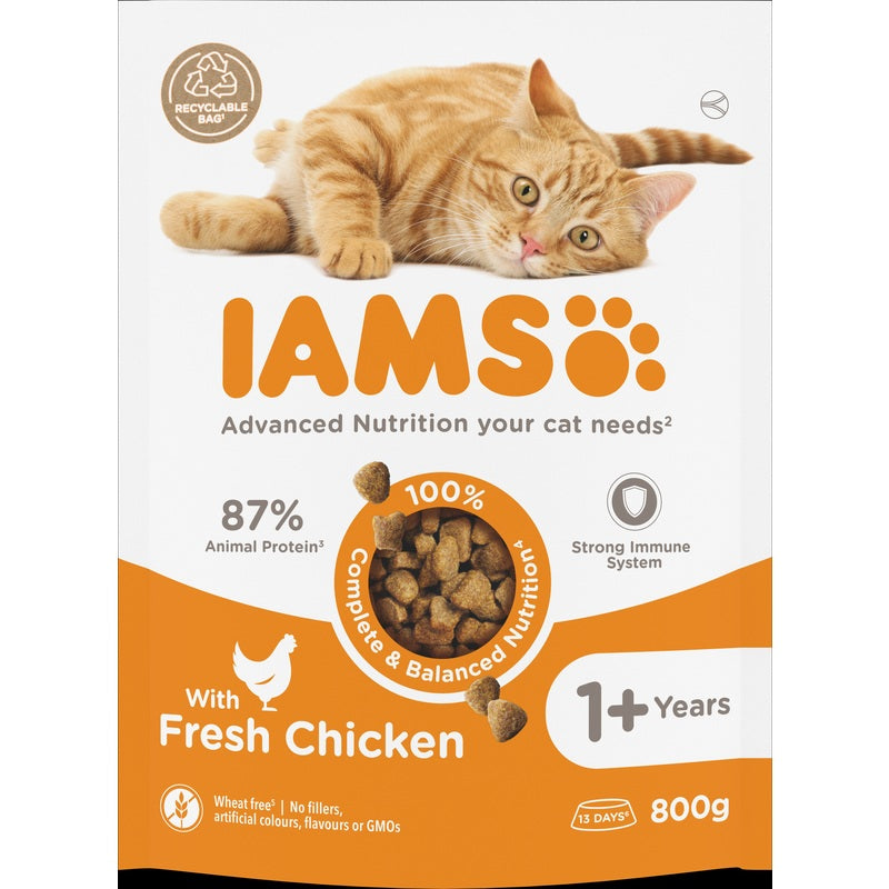 Iams Cat Adult with Chicken